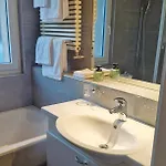 Swiss Lakeside 아파트